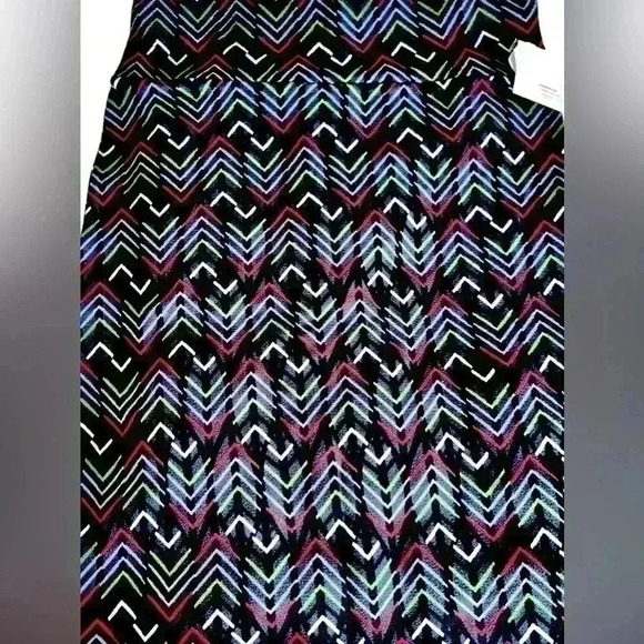 Lularoe large black chevron pattern Cassie pencil skirt. NWT. White, green, red - Picture 3 of 5